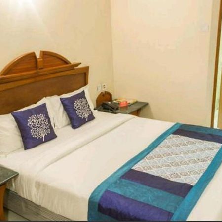 Strand Hotel, Colaba Bombay Extérieur photo
