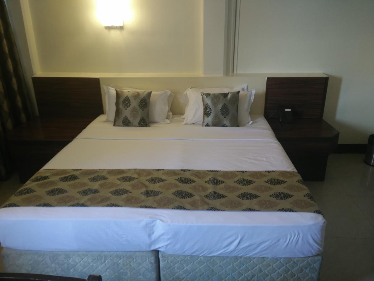 Strand Hotel, Colaba Bombay Extérieur photo