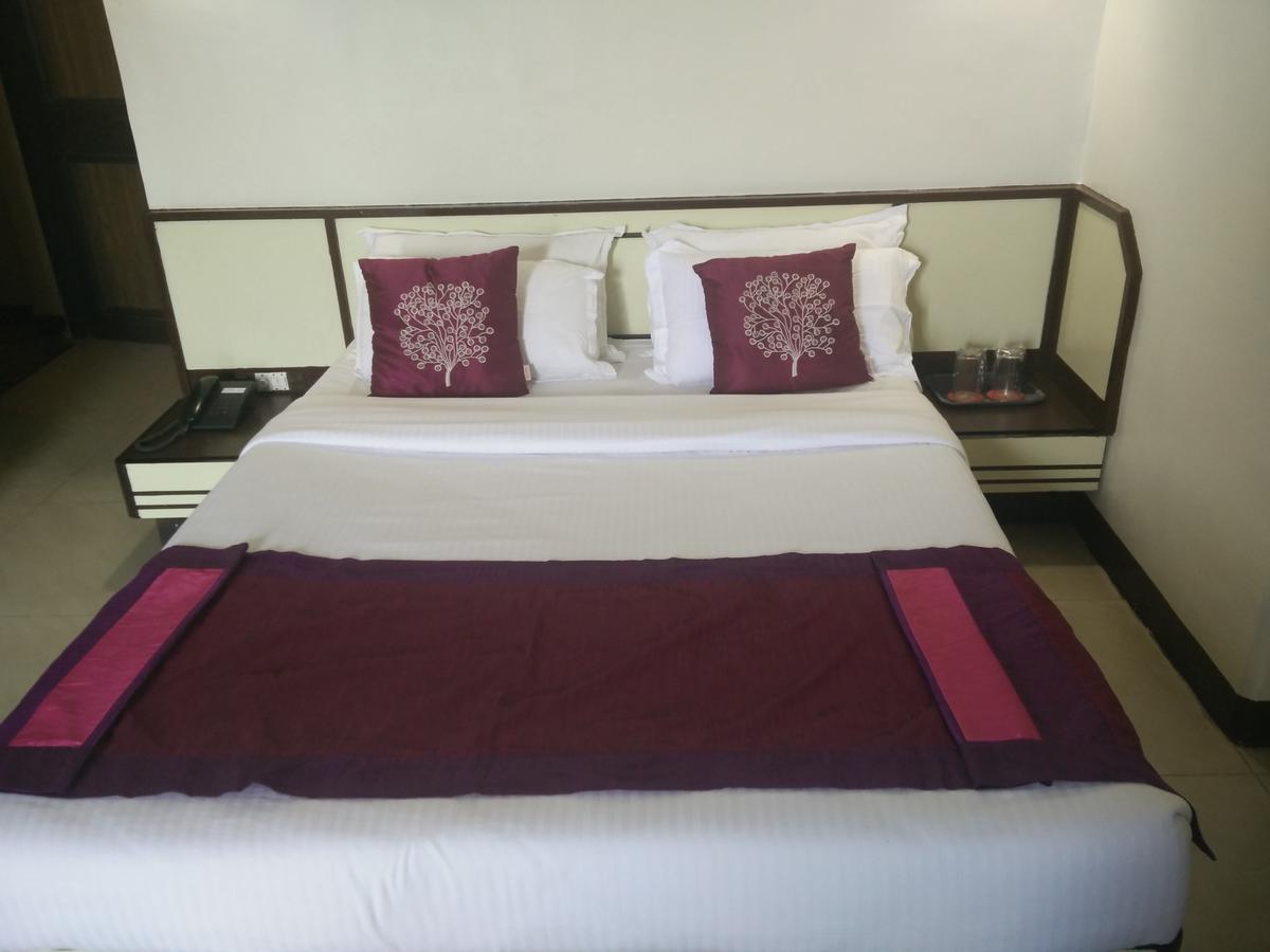 Strand Hotel, Colaba Bombay Extérieur photo