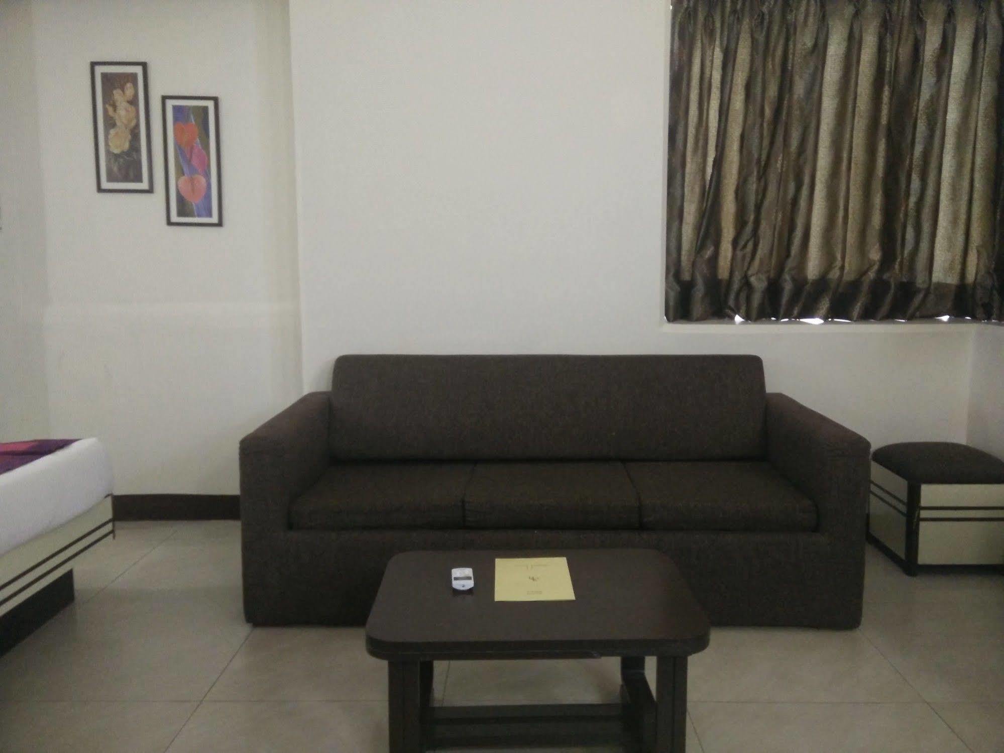 Strand Hotel, Colaba Bombay Extérieur photo